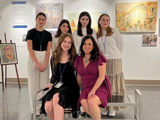 Rebecca Leeman, Leora Raikin, and other student docents