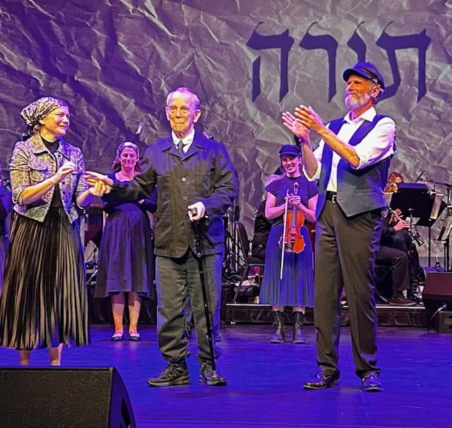 Fiddler on the Roof performers